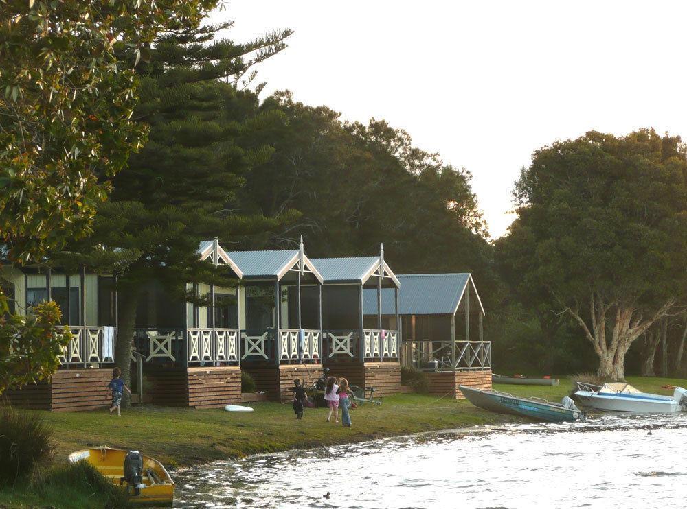 Two Shores Holiday Village Entrance Exterior foto
